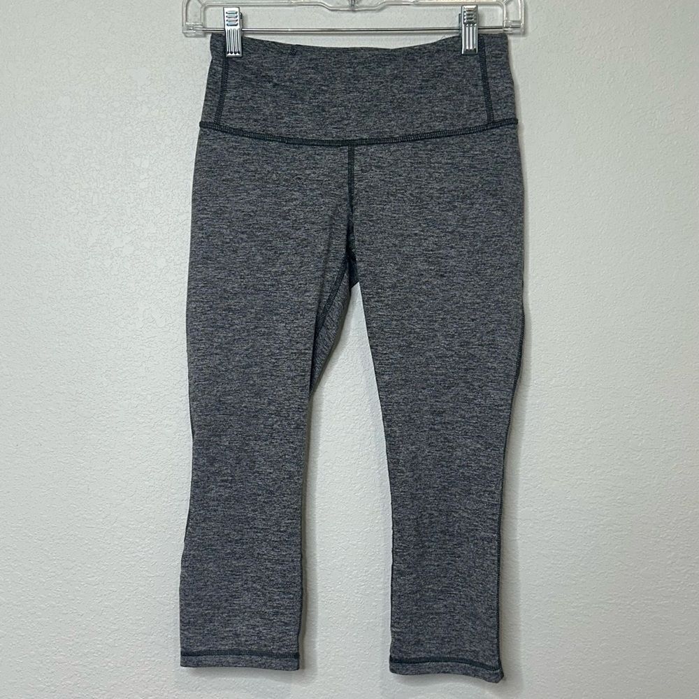 Patagonia Heather Gray Cropped Leggings Women’s Size Small Athletic Hiking Cycle
